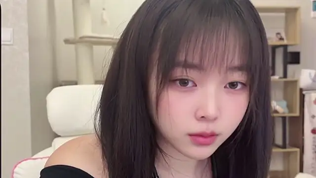 Snapshot of Chenjing0 chatting on November 2025 04:04:01 AM Chenjing0 online show from November 2025 04:04:01 AM