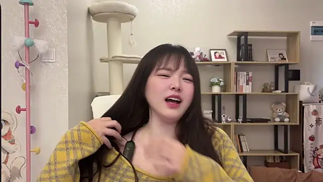 Snapshot of Chenjing0 chatting on December 2025 04:07:01 AM Chenjing0 online show from December 2025 04:07:01 AM