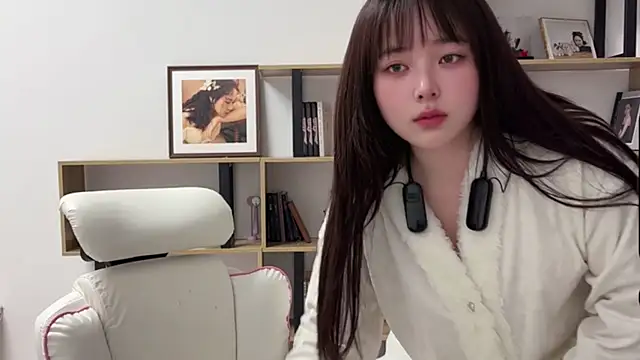 Chenjing0 online show from March 2026 12:09:01 PM