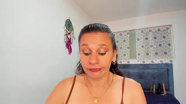 sofi saliva2511 online show from February 2026 06:59:02 PM