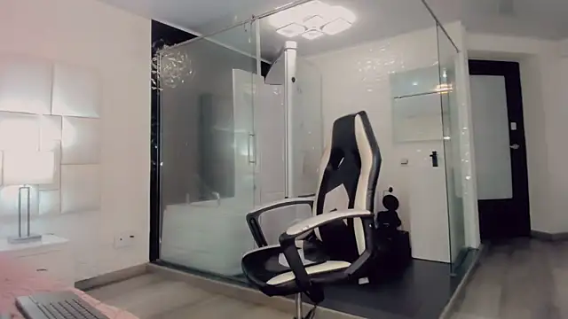 Snapshot of Gisele_fox chatting on March 2025 01:47:01 AM Gisele fox online show from March 2025 01:47:01 AM