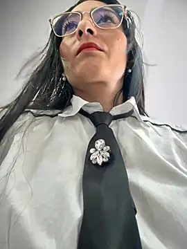 BELLA--26 online show from October 2025 01:46:02 PM