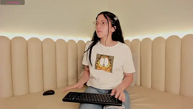 catalina rrosee online show from January 2025 10:29:02 PM