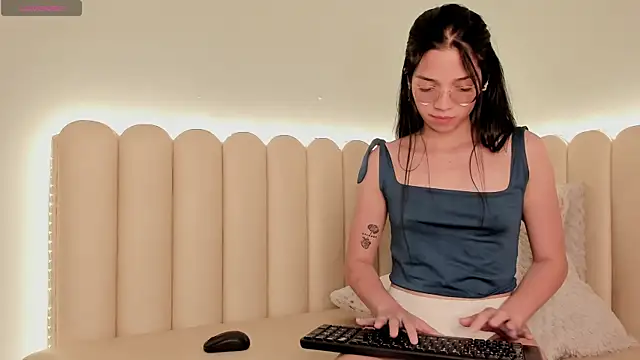 catalina rrosee online show from January 2025 10:13:01 PM