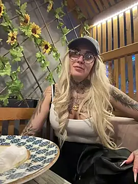 Mia-Fuchs online show from March 2025 06:55:02 PM