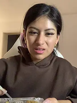 Snapshot of QueenFernanda chatting on February 2025 05:50:02 PM QueenFernanda online show from February 2025 05:50:02 PM