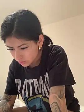 Snapshot of QueenFernanda chatting on February 2025 10:04:02 PM QueenFernanda online show from February 2025 10:04:02 PM