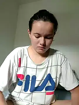 camillebr online show from January 2025 01:22:01 PM