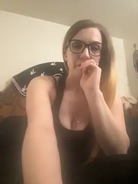 Snapshot of Kitty_DaCocks chatting on November 2025 11:47:02 PM Kitty DaCocks online show from November 2025 11:47:02 PM