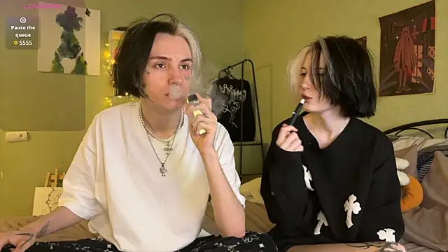 Snapshot of VeryRare_TwinS chatting on November 2025 11:47:02 PM VeryRare TwinS online show from November 2025 11:47:02 PM