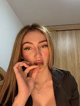 Snapshot of Maddy_Jones chatting on November 2025 03:39:01 AM Maddy Jones online show from November 2025 03:39:01 AM