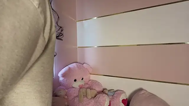 Snapshot of Charlotte__Miller chatting on November 2025 11:33:01 AM Charlotte Miller online show from November 2025 11:33:01 AM