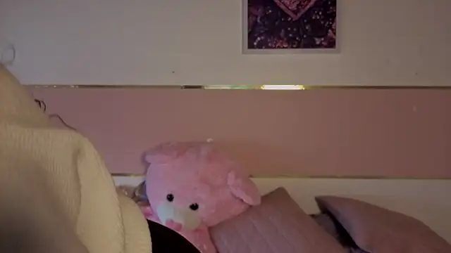 Snapshot of Charlotte__Miller chatting on November 2025 12:05:02 PM Charlotte Miller online show from November 2025 12:05:02 PM