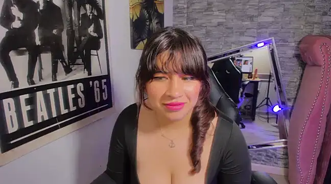 Snapshot of Ji_Eun chatting on January 2025 06:49:01 PM Ji Eun online show from January 2025 06:49:01 PM