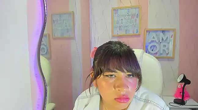 Snapshot of Ji_Eun chatting on January 2025 03:52:02 PM Ji Eun online show from January 2025 03:52:02 PM