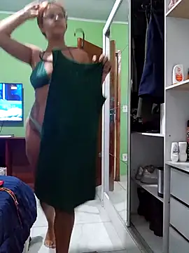 AliceRuivinha2 online show from April 2026 03:02:02 PM