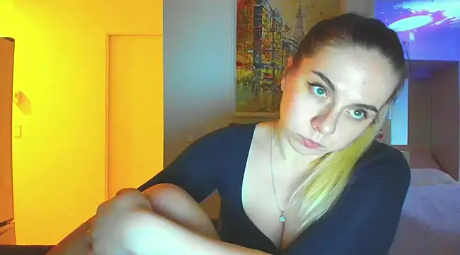 Snapshot of HappyIva chatting on January 2025 11:12:01 PM HappyIva online show from January 2025 11:12:01 PM