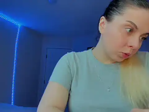 Snapshot of HappyIva chatting on February 2025 11:04:01 PM HappyIva online show from February 2025 11:04:01 PM