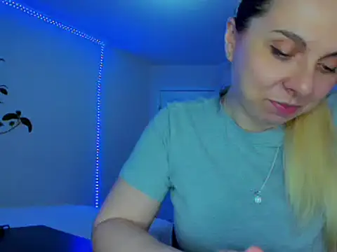 Snapshot of HappyIva chatting on March 2025 01:17:02 AM HappyIva online show from March 2025 01:17:02 AM