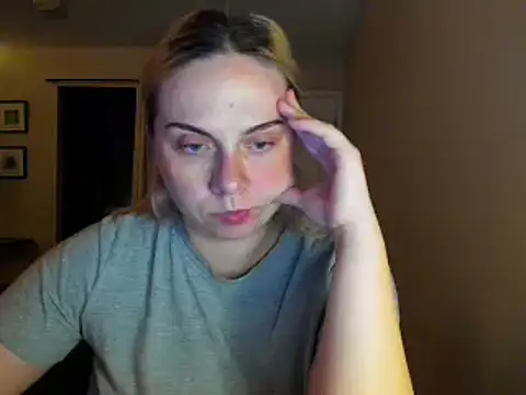 Snapshot of HappyIva chatting on September 2025 11:12:02 AM HappyIva online show from September 2025 11:12:02 AM