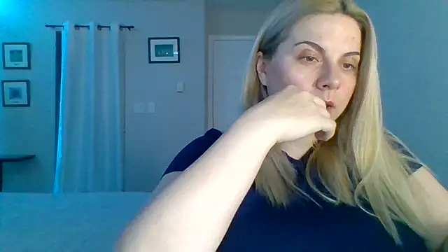 Snapshot of HappyIva chatting on November 2025 05:12:01 PM HappyIva online show from November 2025 05:12:01 PM