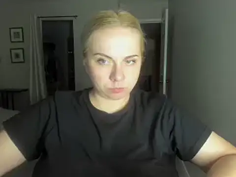 Snapshot of HappyIva chatting on November 2025 07:47:01 AM HappyIva online show from November 2025 07:47:01 AM