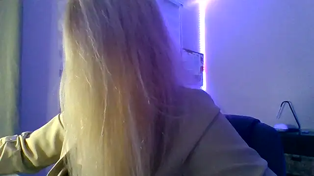 Snapshot of HappyIva chatting on November 2025 05:18:01 AM HappyIva online show from November 2025 05:18:01 AM