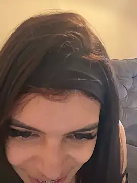 Snapshot of LawrencyLarry chatting on January 2025 07:37:01 PM LawrencyLarry online show from January 2025 07:37:01 PM