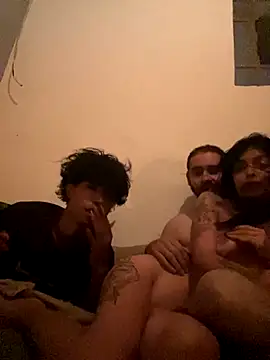 Snapshot of LawrencyLarry chatting on October 2025 03:09:02 AM LawrencyLarry online show from October 2025 03:09:02 AM