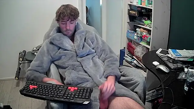 onesieboyx online show from December 2025 12:25:02 PM