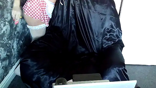 Snapshot of ImogenBrooke chatting on March 2025 10:20:02 AM ImogenBrooke online show from March 2025 10:20:02 AM