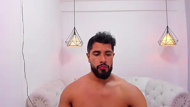 Santiago huntt online show from December 2024 07:44:01 PM