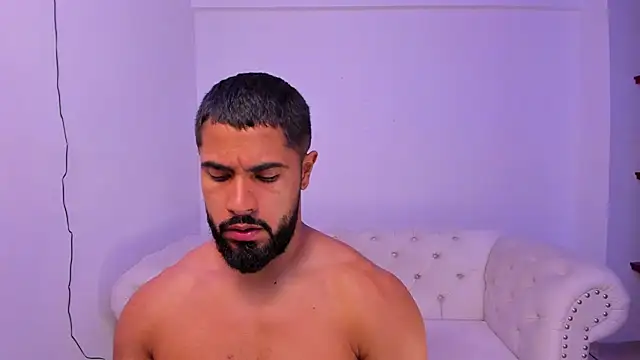 Santiago huntt online show from December 2024 09:54:01 PM