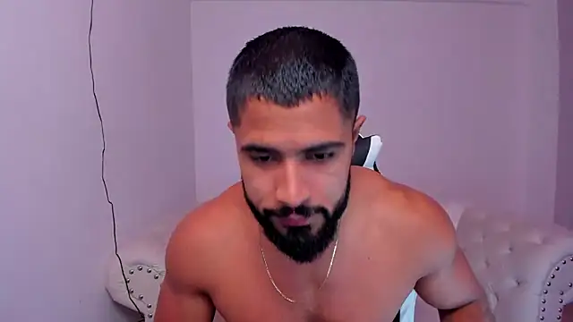 Santiago huntt online show from February 2025 12:27:01 PM