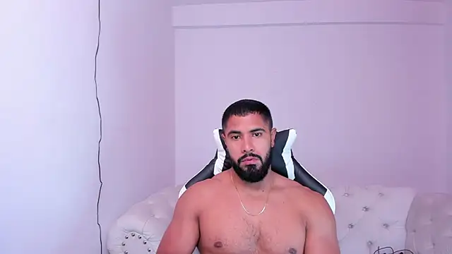 Santiago huntt online show from February 2025 12:28:01 PM