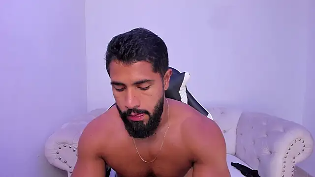 Santiago huntt online show from November 2025 12:42:02 PM