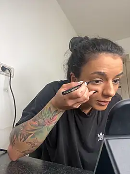 Snapshot of NNNoire chatting on October 2025 08:09:01 AM NNNoire online show from October 2025 08:09:01 AM