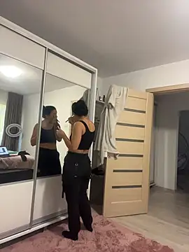 Snapshot of NNNoire chatting on October 2025 12:28:02 PM NNNoire online show from October 2025 12:28:02 PM