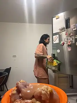 Snapshot of NNNoire chatting on November 2025 12:00:02 PM NNNoire online show from November 2025 12:00:02 PM