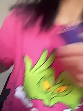 Snapshot of NNNoire chatting on November 2025 11:43:02 AM NNNoire online show from November 2025 11:43:02 AM