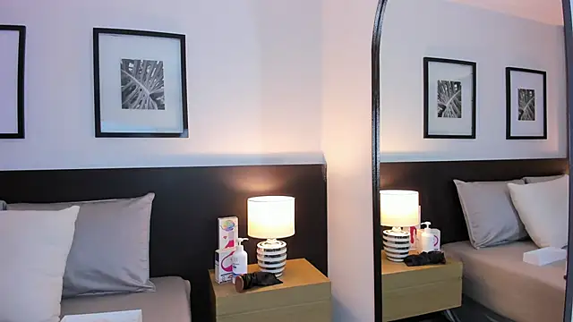 vi anaya online show from February 2026 12:01:01 PM