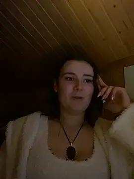 Snapshot of mewKate chatting on April 2026 07:20:01 PM mewKate online show from April 2026 07:20:01 PM