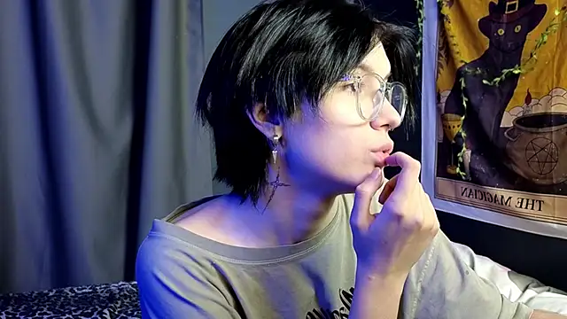 Snapshot of Hyeon_Jin chatting on February 2025 08:41:01 PM Hyeon Jin online show from February 2025 08:41:01 PM