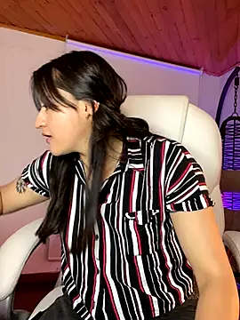 Snapshot of Camila_pinkk chatting on October 2025 03:33:02 PM Camila pinkk online show from October 2025 03:33:02 PM