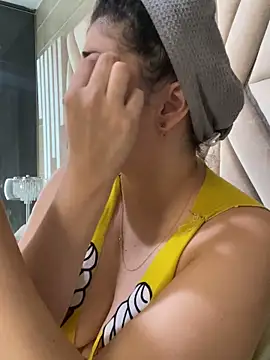 Snapshot of MilaRux chatting on November 2025 07:36:02 PM MilaRux online show from November 2025 07:36:02 PM