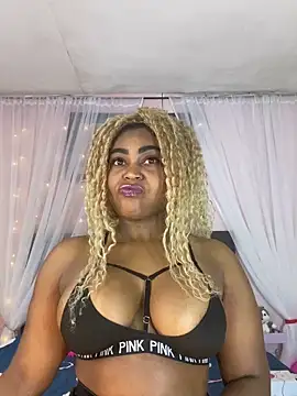 Snapshot of Aliana_Ross chatting on February 2025 10:39:01 PM Aliana Ross online show from February 2025 10:39:01 PM