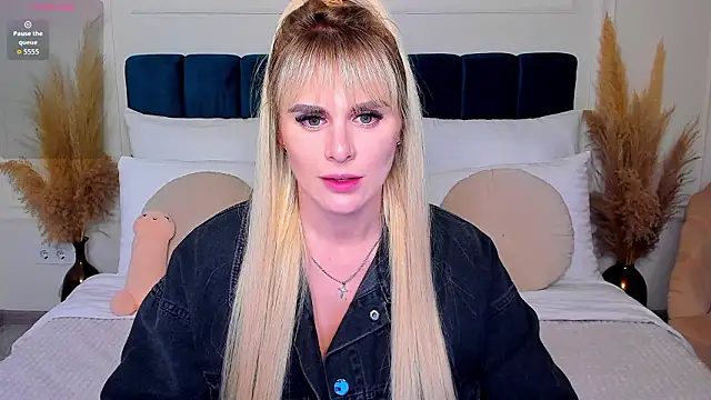 LiluDav online show from February 2026 01:49:02 PM