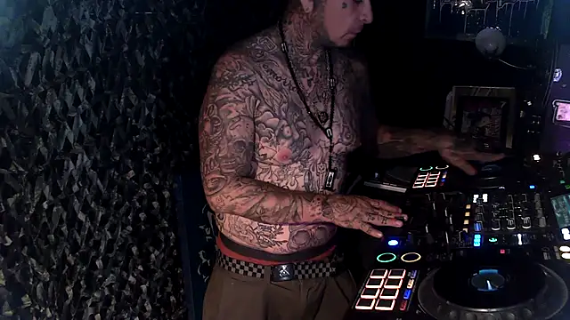 justthetip4209 online show from April 2026 12:02:01 AM