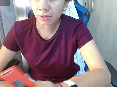 Snapshot of Danielagomez33 chatting on June 2026 12:15:01 PM Danielagomez33 online show from June 2026 12:15:01 PM