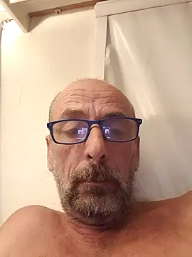 Snapshot of LuluEros chatting on September 2025 06:19:02 PM LuluEros online show from September 2025 06:19:02 PM